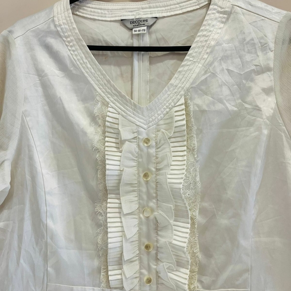 White satin top with lace detailing - Picture 7 of 8